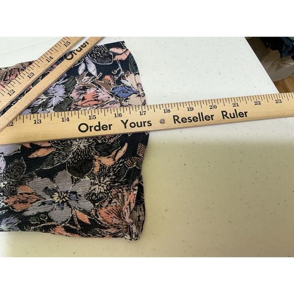 Mark‎ Woman’s Floral Pleated Blouse Size XL Viscose Material Bell Sleeves - Picture 7 of 8